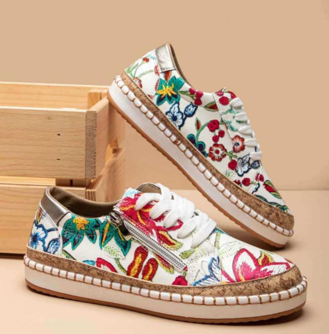 Schnürschuhe aus Canvas mit floralem Muster